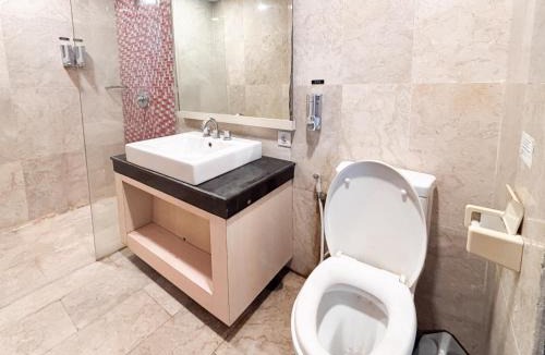 By Pass Ngurah Rai House | RedDoorz at First Homestay Bypass Kuta
