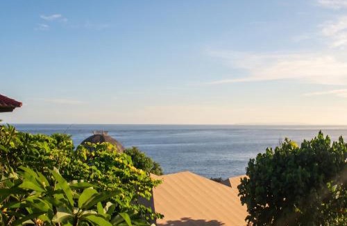 Ceningan Island House | Private pool - Sound of waves - Nusa Ceningan