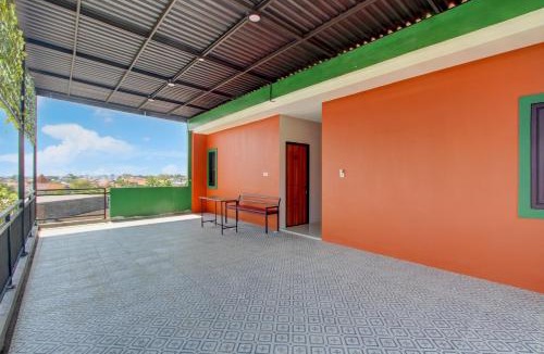 Tembalang Hotel | OYO 95180 Enshe Guest House Syariah
