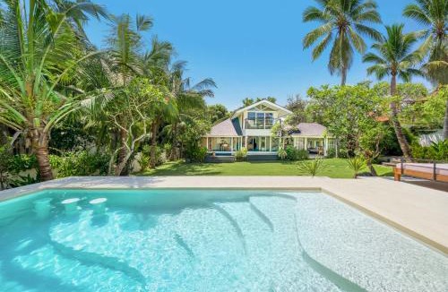 Petitenget House | Spacious 2 Villas combined 9 bedrooms 2 pools