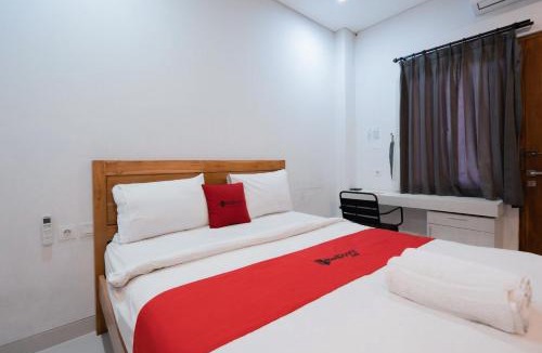 Taman Griya Apartment | RedDoorz Plus at Kencana Residence Jimbaran