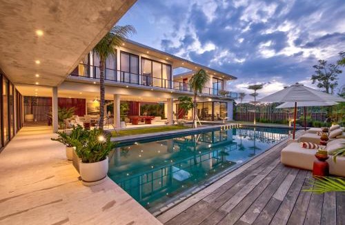 Babakan Villa | Villa Tama House