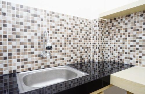 Solo City Centre Hotel | RedDoorz Plus near Pasar Gede Solo