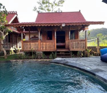 Sidemen House | Green Labak 1