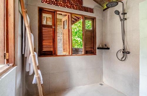 Sidemen House | Green Labak 1