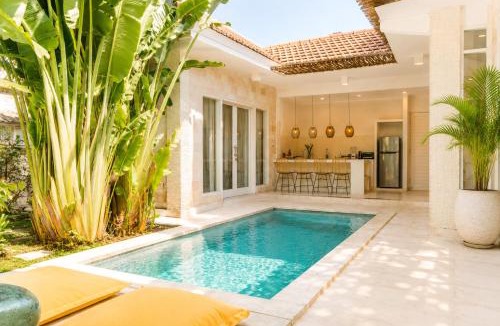 Padonan Villa | 3BR Private Pool Villa Walking to Finns Canggu