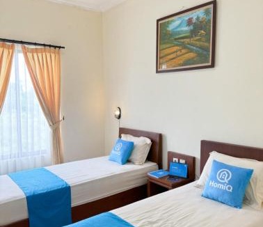 Yogyakarta House | Adiputra Guesthouse Tata Bumi by HomiQ