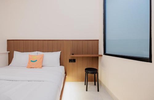 Tanjung Priok Hotel | SANS Hotel Sera Inn Tanjung Priok