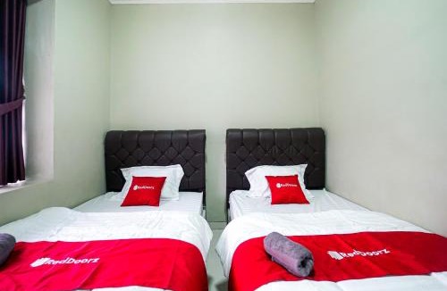 Jambelaer Hotel | RedDoorz Resort at ISTC Sukabumi