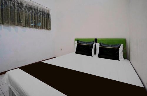 Probolinggo Hotel | OYO 95290 Incess Diana Syariah
