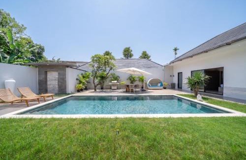 Padangsambian Klod Villa | Lotus Villa - Spacious Pool Retreat with BBQ & Patio