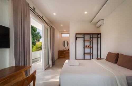 Batu Bolong Villa | Kaizen NEW Modern 3BR Rooftop Cinema Canggu