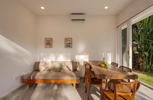 Batu Bolong Villa | Kaizen NEW Modern 3BR Rooftop Cinema Canggu