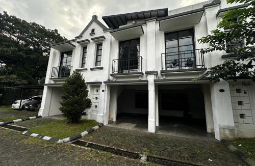 Setiabudi Hotel | Townhouse Oak Casa D'Ladera Bandung