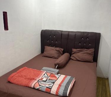 Bukit Lawang Hotel | Town Guesthouse & Coffee Eatery