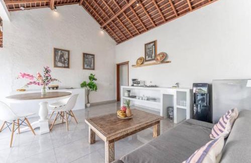 Tabanan House | NEW Entire Sawah Escape 4BR with 2 Pools and Sleeps 8