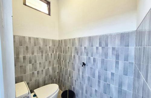 Bangunjiwo Villa | Villa Bangunjiwo by Yustien Homestay - Entire House 4 Beds