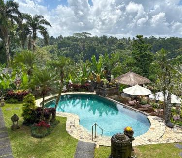 Kedewatan House | Hotel Bunga Permai