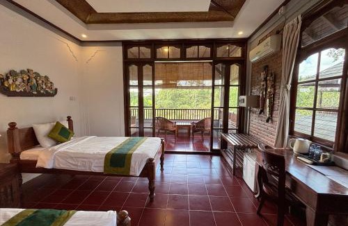 Kedewatan House | Hotel Bunga Permai