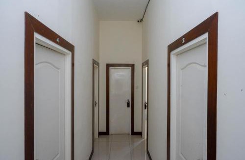 Sidomulyo Hotel | RedDoorz at Karangploso 2