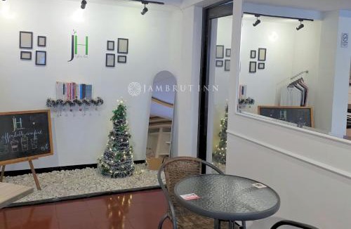 Menteng Hostel | Jambrut Inn