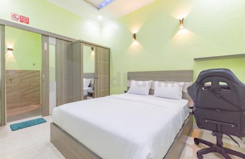 Tegal Hotel | Shiva Home Syariah RedPartner near Alun Alun Tegal