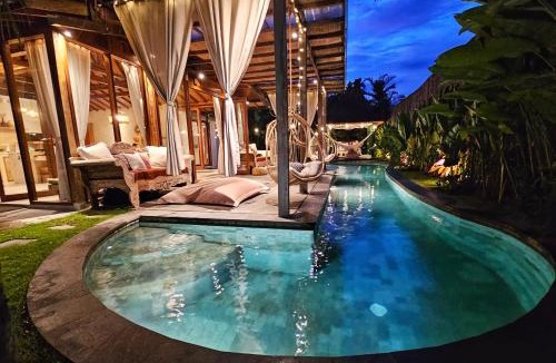 Kemenuh Villa | Villa DiYara Ubud - 6000 Sq Ft Private New Villa - Big pool and Spacious garden