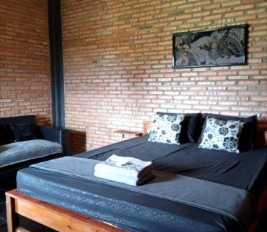Pacitan House | Beachfront Guest House Pacitan