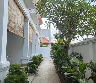 Sampalan Hotel | Little White Pavilion小白楼