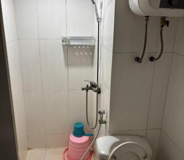 Cipaganti Apartment | apartemen jardin cihamplas byParty Room