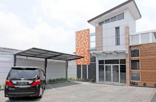 Condongcatur House | RedDoorz near Hartono Mall 3