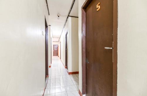 Gandaria-selatan Hotel | RedDoorz near Pondok Indah Water Park