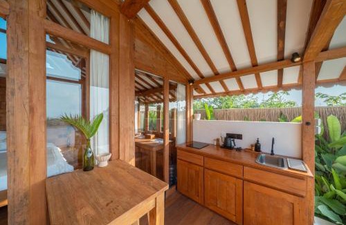Jungut Batu Villa | MANA Lembongan Romantic Pool Cottage with ocean and Mt agung views