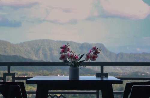 Sidemen Cabin | STHANATAPA HILL's