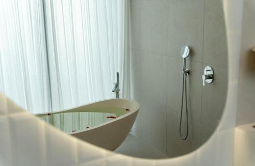 Kutuh Villa | Snow White Villas 3BR Haven Near Pandawa Beach