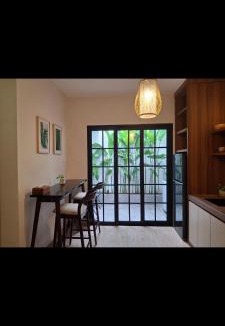 Batam House | Enjoy and relax living villa style residence - Warm and Peaceful