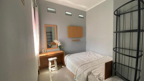 Ciumbuleuit House | Ambu Guest House Syariah
