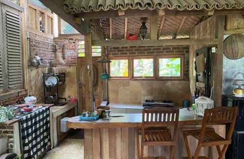 Bandung Villa | Villa Cetok Syariah - Nuansa Pedesaan