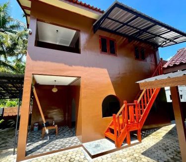 South Krui Bed & Breakfast | Gifal Surf Camp & Cottage