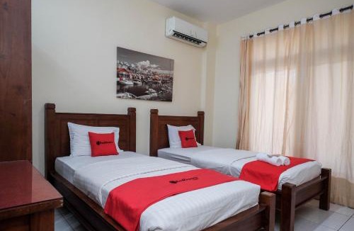 Grogol Hotel | RedDoorz at Solo Baru