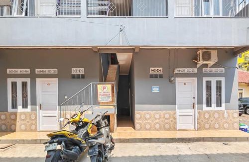 Karangtengah Hotel | RedDoorz Syariah near RS Dr Hafiz Cianjur