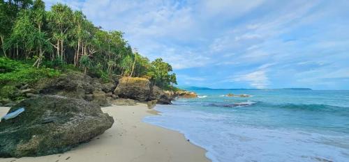 Nuhu Roa Villa | Amaro Homestay