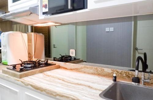 Surabaya Apartment | Comfy and Modern Wonderful 2BR Apartment at Tanglin Supermall Mansion By Travelio