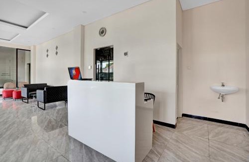 Surabaya Hotel | OYO Life 90649 Raja Residence Syariah