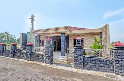 Klaten Hotel | OYO 91353 Hotel Surya Andesa