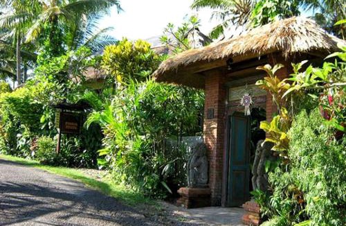 West Selemadeg Hotel | Pondok Pisces Bungalows Balian Beach