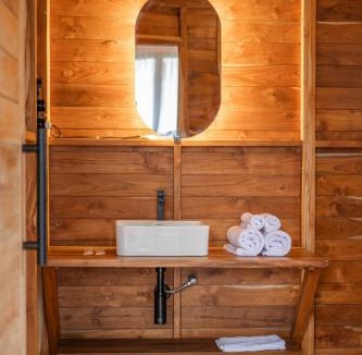 Watukarung Bed & Breakfast | Terra Clementia