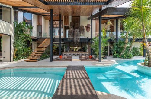 Umalas Villa | Villa Baratega - Dreamy Urban Tropical 6BR Villa for Large Group