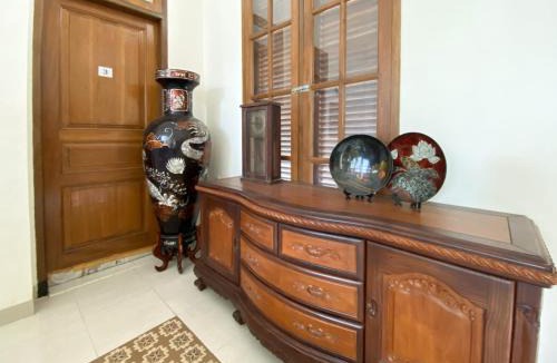Jember Hotel | Urbanview Raden Mansion Jember
