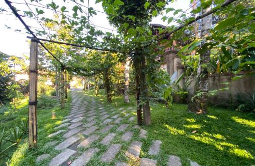 Taro House | Rural Atmosphere at Bali Coconut House in Delodsema Village